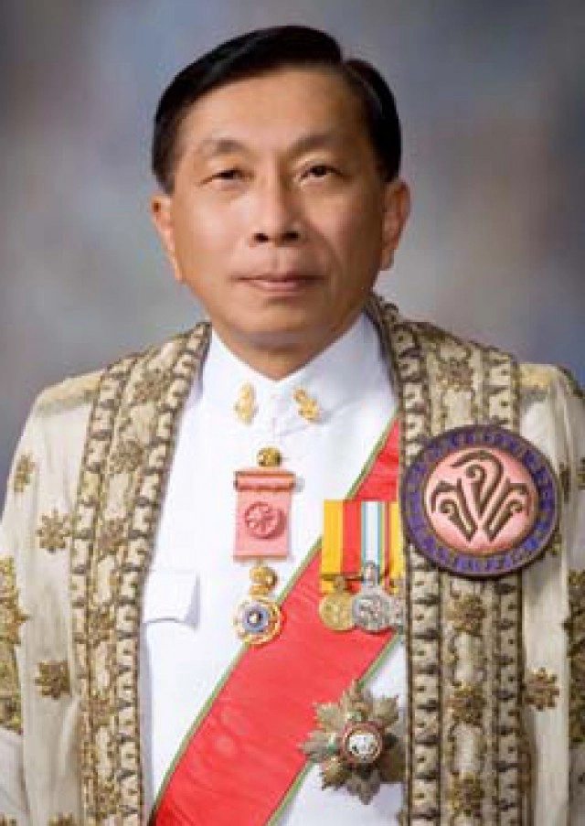 14 องคมนตรี รับใช้เบื้องพระยุคลบาท รัชกาลที่ 10