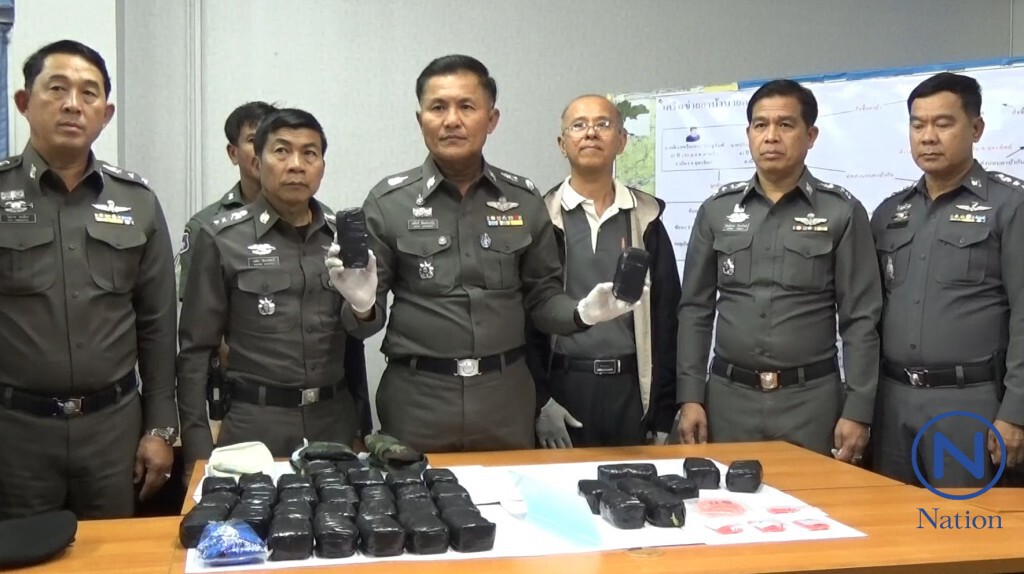 ตำรวจอุตรดิตถ์ รวบเครือข่ายพ่อค้ายาบ้ารายใหญ่-ของกลางร่วมแสนเม็ด ตำรวจอุตรดิตถ์ รวบเครือข่ายพ่อค้ายาบ้ารายใหญ่-ของกลางร่วมแสนเม็ด