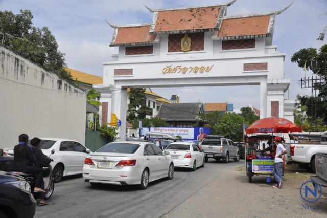 แห่จองของดำ 8 อย่าง
บูชา"เทพราหูทรงครุฑ"แก้ชง วัดศาลาลอยโคราช คึกคัก