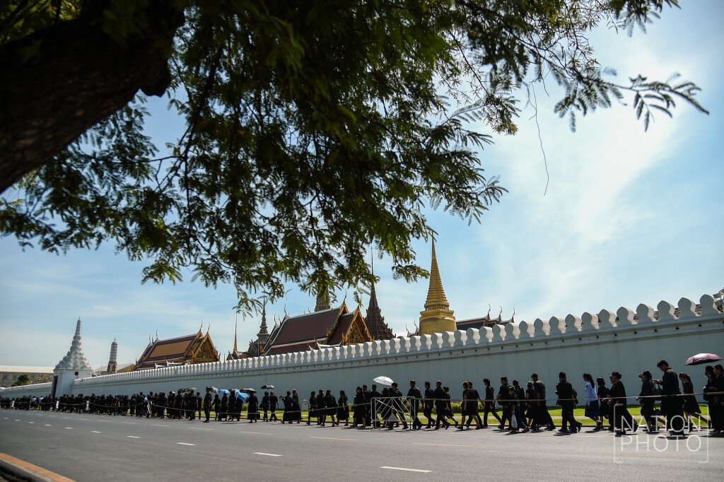พสกนิกรเดินทางเข้าสักการะพระบรมศพ (2 ม.ค.60) พสกนิกรเดินทางเข้าสักการะพระบรมศพ (2 ม.ค.60)