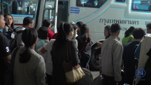 บขส.เมืองย่าโมเริ่มคึกคักคนแห่กลับกทม.