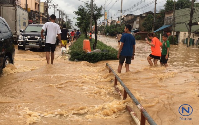 สถานการณ์น้ำในชุมชนเก่าแก่ตลาดทุ่งลุงยังน่าห่วง