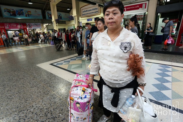 ที่เห็นบนไหล่ไม่ใช่"ข้าวสาร" 
แต่นั่นคือความ"ห่วงใย"จากครอบครัว