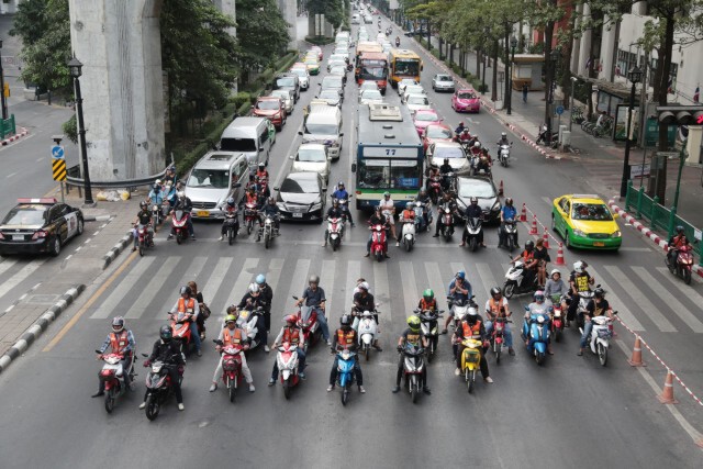 กลับสู่โลกแห่งความเป็นจริง! สภาพจราจร กรุงเทพฯ วันนี้