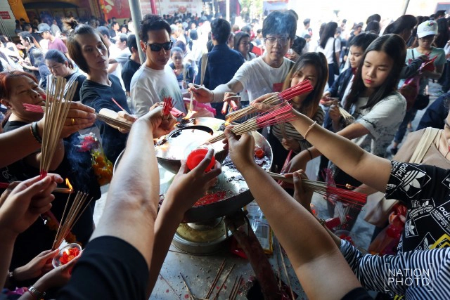 แก้ชงปีไก่ 2560
ปีเถาะ ชง! ปะทะรุนแรง