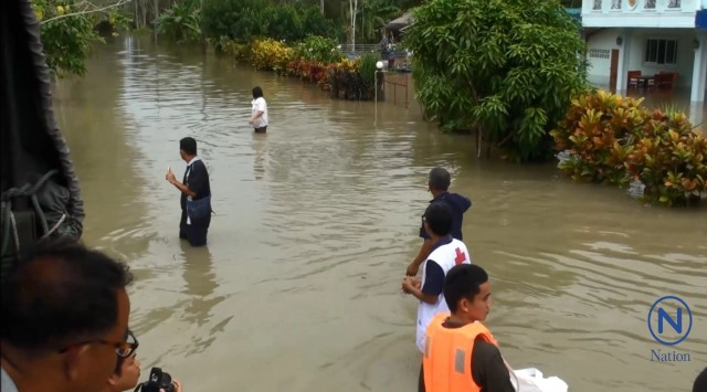 ขบวนรถไฟสายใต้ตอนล่างทุกขบวนหยุดวิ่ง หลังรางชำรุดหนัก น้ำป่ายังคงท่วมทุ่งสงต่อเนื่อง