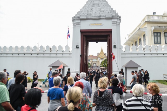 บรรยากาศนักท่องเที่ยว บริเวณพระบรมมหาราชวัง