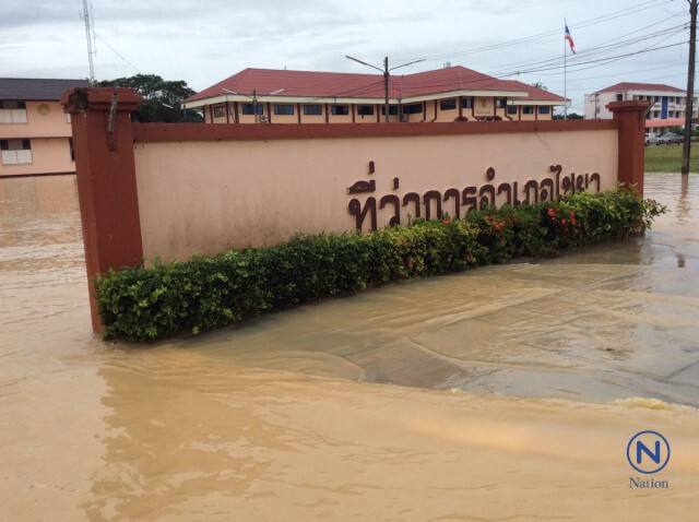 น้ำท่วมพระบรมธาตุไชยา หวั่นพระธาตุเสียหาย ถ้าระบายน้ำไม่ทัน