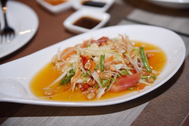 อร่อยปักหมุด : "TIME & TALES ตำรับวิเศษไก่ย่าง" ในบรรยากาศร่วมสมัย ริมเจ้าพระยา ใกล้แยกศรีย่าน
