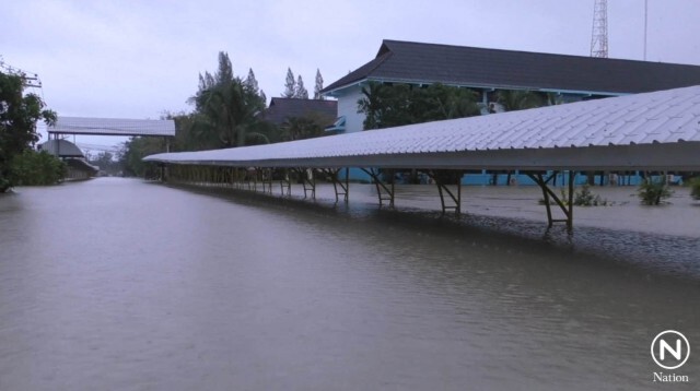 ตรังอ่วม! น้ำท่วมสถานที่ราชการ โรงเรียนปิดการเรียนการสอนจำนวนมาก
