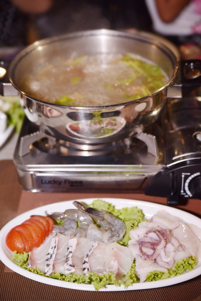 อร่อยปักหมุด : "TIME & TALES ตำรับวิเศษไก่ย่าง" ในบรรยากาศร่วมสมัย ริมเจ้าพระยา ใกล้แยกศรีย่าน