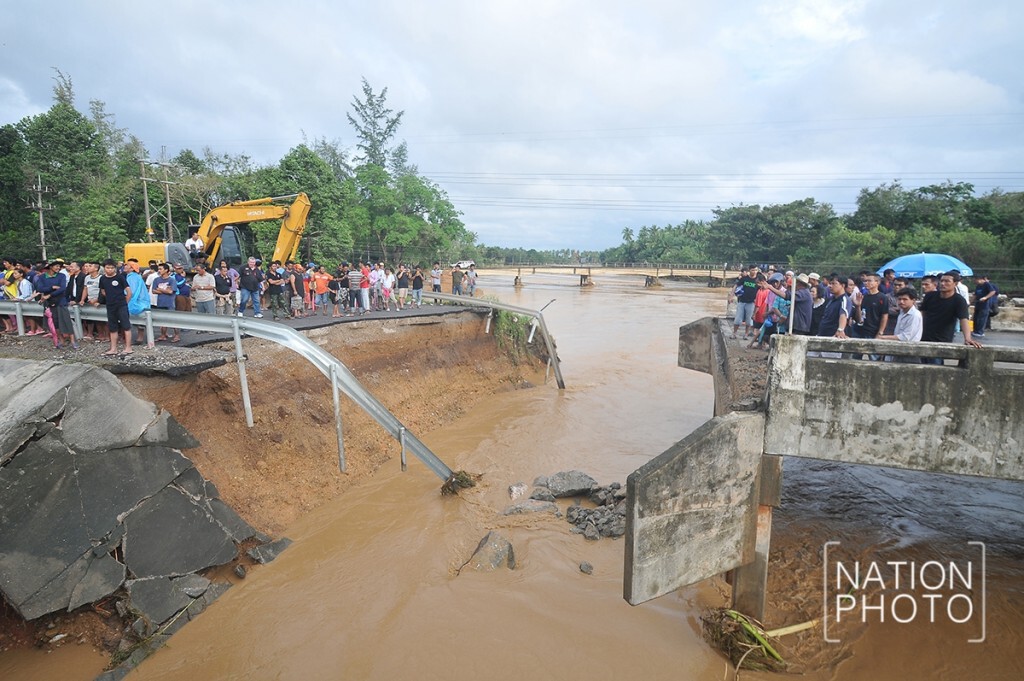 สะพานวังยาวขาด! ไม่สามารถผ่านลงใต้ได้ สะพานวังยาวขาด! ไม่สามารถผ่านลงใต้ได้