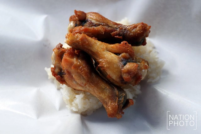 ไก่ทอด เพื่อนพึ่ง(ภาฯ) แจกสนามหลวงวันสุดท้าย