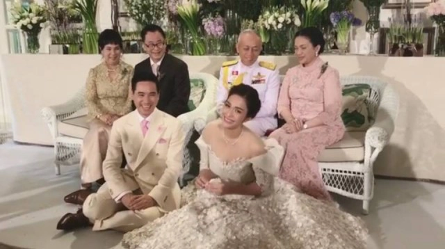 หมั้นสุดแสนหวาน...  "ครีม เปรมสินี-ปีเตอร์ จิรวัฒน์"