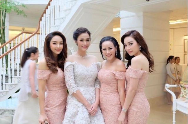 หมั้นสุดแสนหวาน...  "ครีม เปรมสินี-ปีเตอร์ จิรวัฒน์"