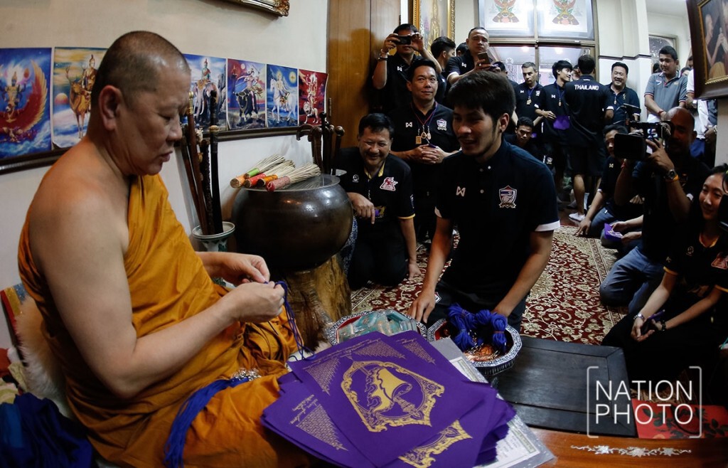 แข้งฟุตซอลไทย เข้าขอพรเจ้าคุณธงชัย ก่อนลุยชิงแชมป์อาเซียน แข้งฟุตซอลไทย เข้าขอพรเจ้าคุณธงชัย ก่อนลุยชิงแชมป์อาเซียน