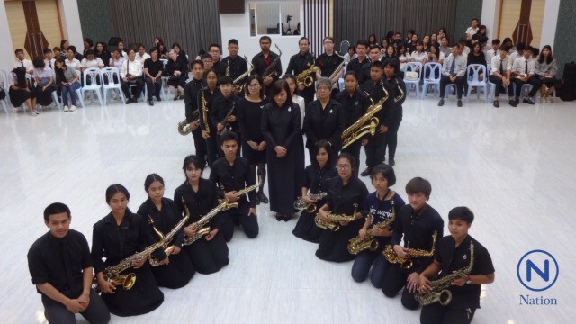 "นักแซกโซโฟน" ร่วมบรรเลง เพลงพระราชนิพนธ์รัชกาลที่9