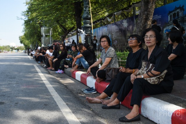 ภาพชุด ประชาชนรับเสด็จในหลวง ร.๑๐