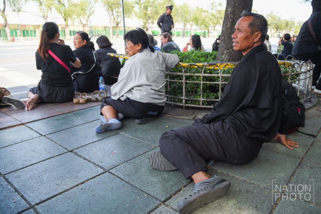 ภาพชุด ประชาชนรับเสด็จในหลวง ร.๑๐