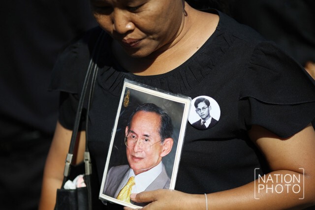 พสกนิกรเข้าสักการะพระบรมศพ 22 ม.ค. 60