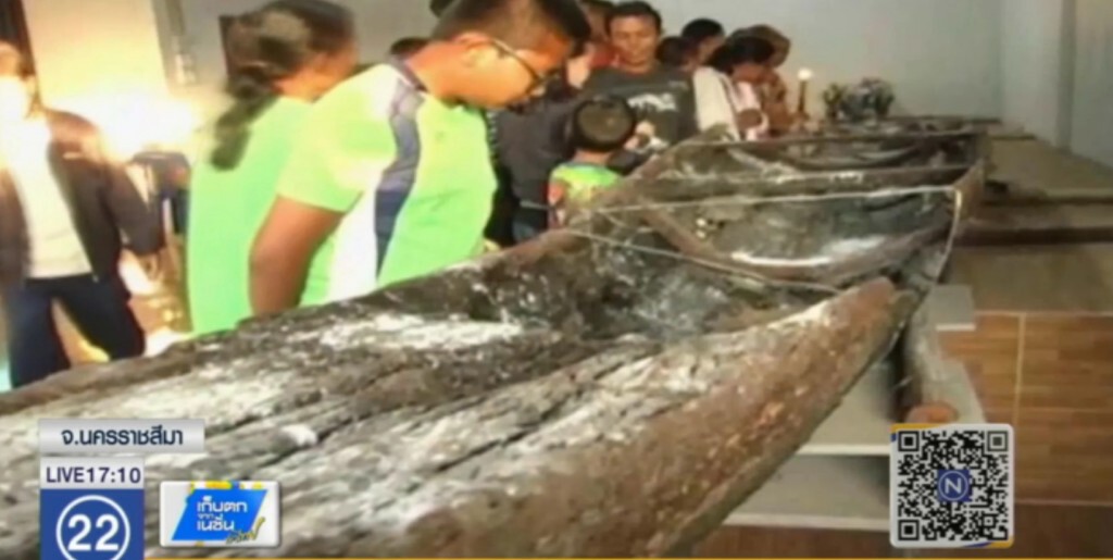 พบเรือตะเคียนโบราณ อายุกว่า 400 ปี ชาวบ้านกราบไหว้ขอโชคลาภ พบเรือตะเคียนโบราณ อายุกว่า 400 ปี ชาวบ้านกราบไหว้ขอโชคลาภ