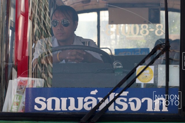 การจราจรบริเวณแยกรัชโยธินหนาแน่น หลังปรับวิธีเดินรถแบบ "วงเวียน"