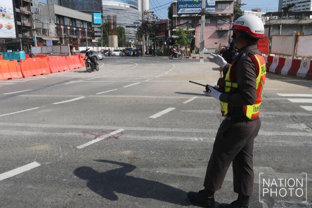 การจราจรบริเวณแยกรัชโยธินหนาแน่น หลังปรับวิธีเดินรถแบบ "วงเวียน"