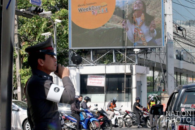 การจราจรบริเวณแยกรัชโยธินหนาแน่น หลังปรับวิธีเดินรถแบบ "วงเวียน"