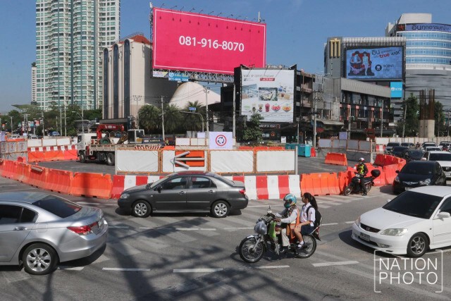การจราจรบริเวณแยกรัชโยธินหนาแน่น หลังปรับวิธีเดินรถแบบ "วงเวียน"