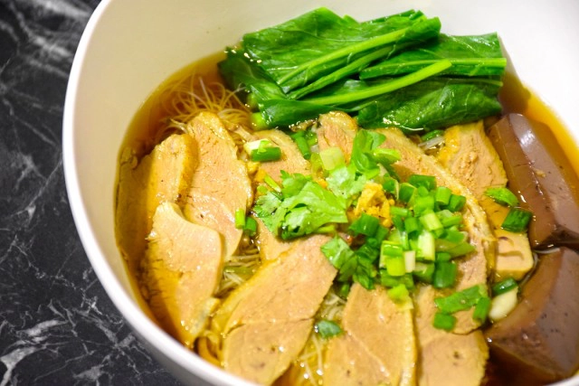 ศูนย์การค้า อัมรินทร์ พลาซ่า เปิดตัว The Cook รวบรวม street food ชื่อดังกว่า 60 ร้านมาไว้ที่นี่