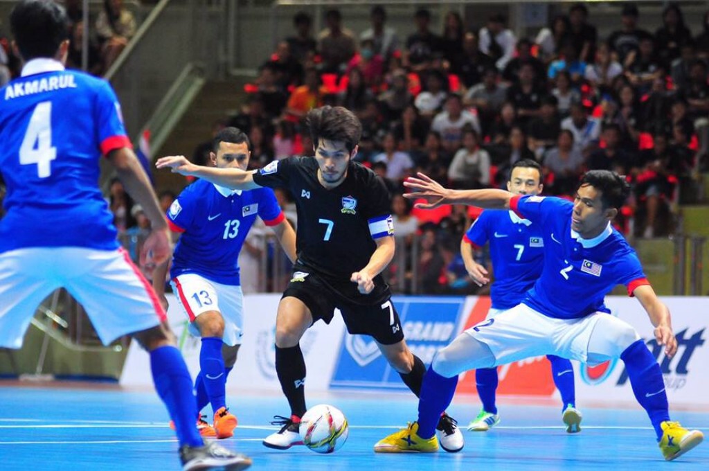 สุดระทึก! ไทย กด 5 ลูก แซงมาเลย์ 5-3 เข้าชิงฟุตซอลอาเซี่ยน สุดระทึก! ไทย กด 5 ลูก แซงมาเลย์ 5-3 เข้าชิงฟุตซอลอาเซี่ยน
