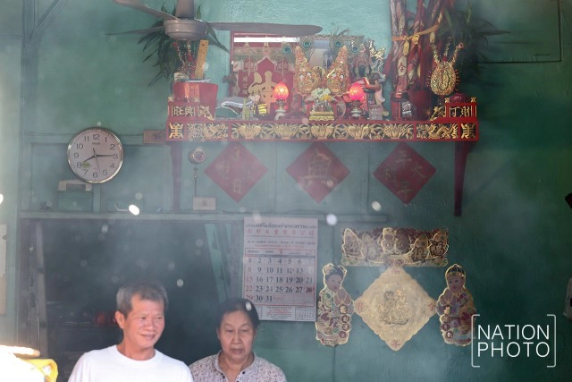 ชาวไทยเชื้อสายจีนย่านตลาดน้อย เซ่นไหว้บรรพบุรุษ