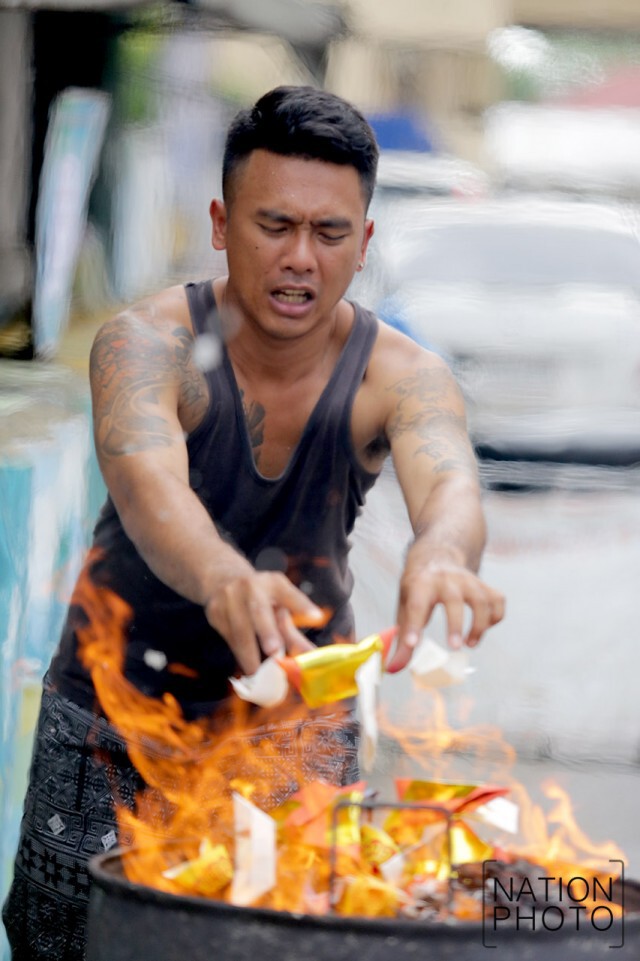 ชาวยะลา ทำพิธีไหว้เจ้า-บรรพบุรุษ