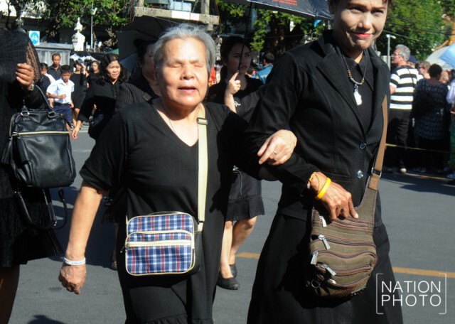 พสกนิกรเข้าสักการะพระบรมศพ 27 ม.ค. 60