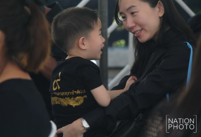 พสกนิกรเข้าสักการะพระบรมศพ 27 ม.ค. 60
