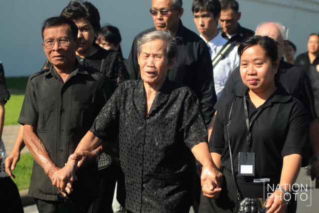 พสกนิกรเข้าสักการะพระบรมศพ 27 ม.ค. 60