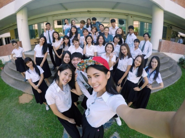 "น้ำตาล ชลิตา"จากดินสู่ดาว  จากปากน้ำถึงมหาสารคาม...
รอลุ้นพรุ่งนี้ Miss Universe