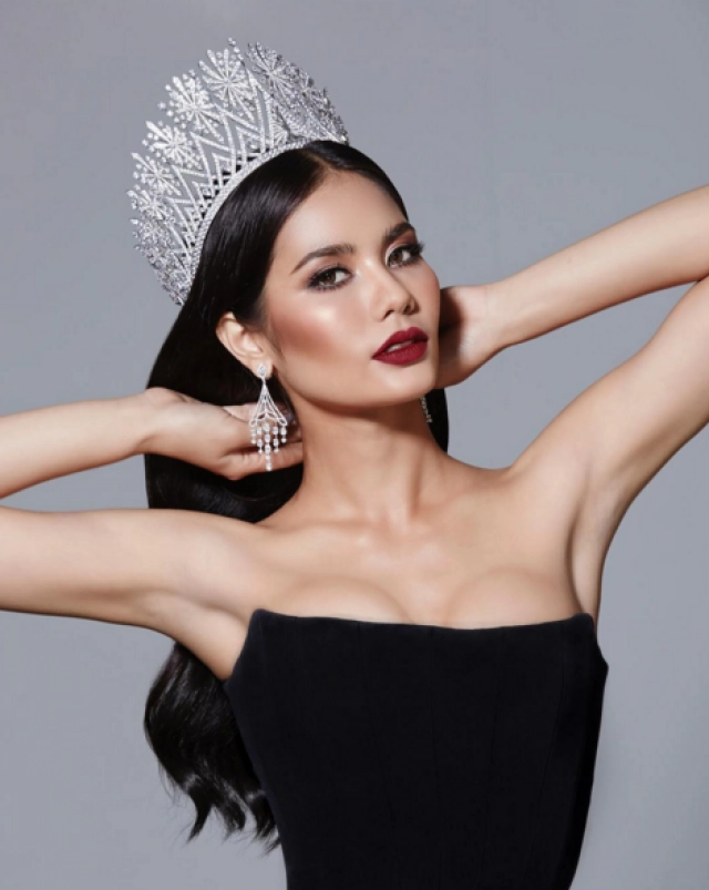 "น้ำตาล ชลิตา"จากดินสู่ดาว  จากปากน้ำถึงมหาสารคาม...
รอลุ้นพรุ่งนี้ Miss Universe
