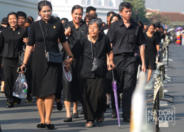 พสกนิกรเข้าสักการะพระบรมศพ 29 ม.ค. 60