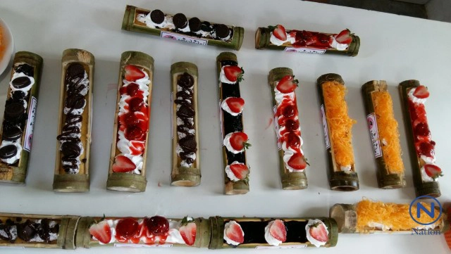 สาวกระเหรี่ยงปิ๊งไอเดีย!
ทำ"ขนมเค้กในกระบอกไม้ไผ่เพื่อเพิ่มมูลค่า