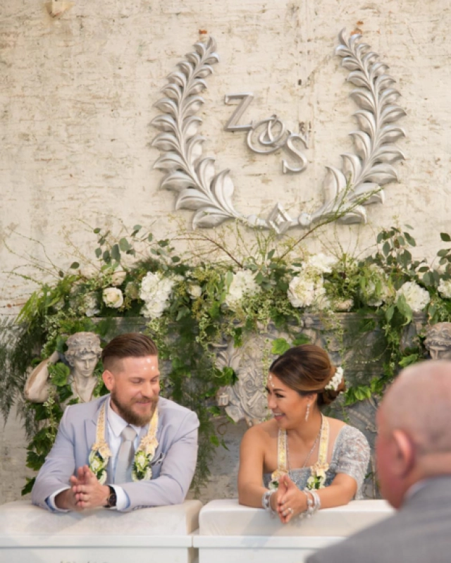 ลูกสาวแอ๊ด คาราบาว 
จูงมือแฟนหนุ่มสู่ประตูวิวาห์