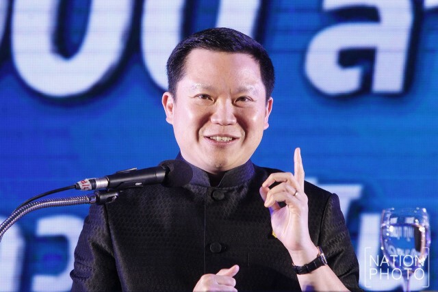 "ช้าง" เซ็น 10 ปี สนับสนุน ส.บอล 1 พันล้าน