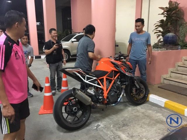 ตร.ยึด"บิ๊กไบค์" ราคา 9.2 แสน ตรวจสอบหาเจ้าของ