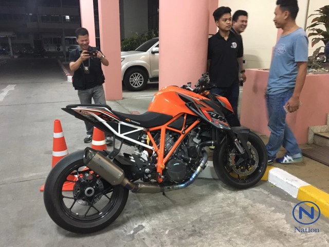 ตร.ยึด"บิ๊กไบค์" ราคา 9.2 แสน ตรวจสอบหาเจ้าของ
