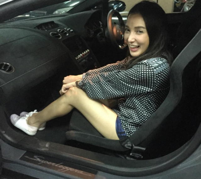 เช็ค "ลัมโบกีนี่" ของ เบนซ์ เรซซิ่ง
เบาแต่เร็ว 324 กม./ชม. ราคา 24 ล้าน!