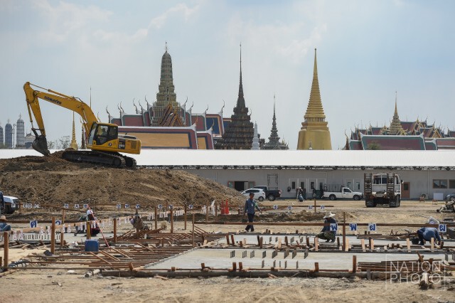จนท.เทพื้นคอนกรีตบริเวณหมุดทั้ง 9 จุดแล้ว