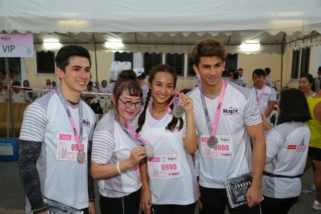 เดิน-วิ่งการกุศล "Major Care Mini Marathon 2017 Run with Care"