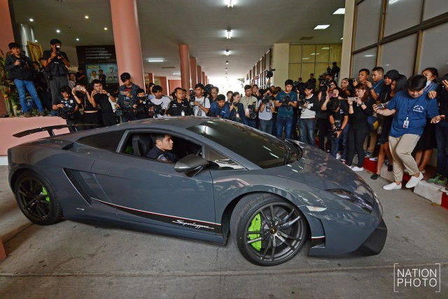 ใครคือ "บอย" ทำไม..ใจหรู..ใจสปอร์ต 
ให้ "เบนซ์ เรซซิ่ง" ยืมเงิน 6 ล้าน ดาวน์"ลัมโบกีนี"