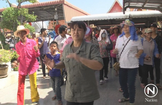 แก้บน ถูกหวยรวย 60 ล้าน! จ้างนางรำ-แตรวง วนวัดป่าเลไลยก์ 99 รอบ