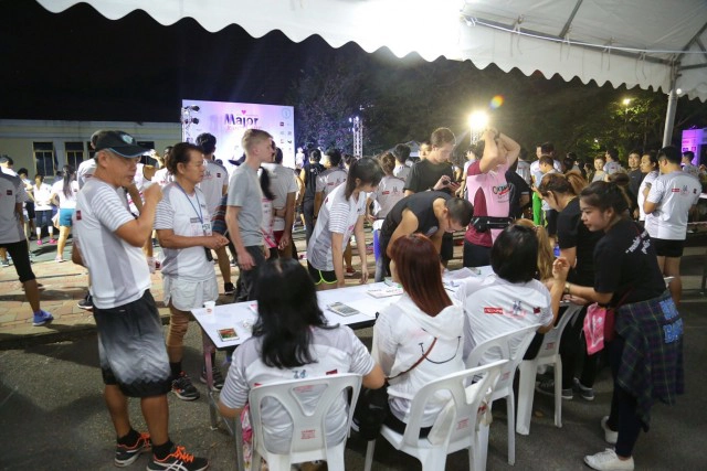 เดิน-วิ่งการกุศล "Major Care Mini Marathon 2017 Run with Care"